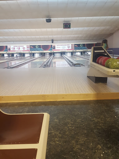 Bowling Alley «Liberty Lanes», reviews and photos, 115 L W Besinger Dr, Carpentersville, IL 60110, USA