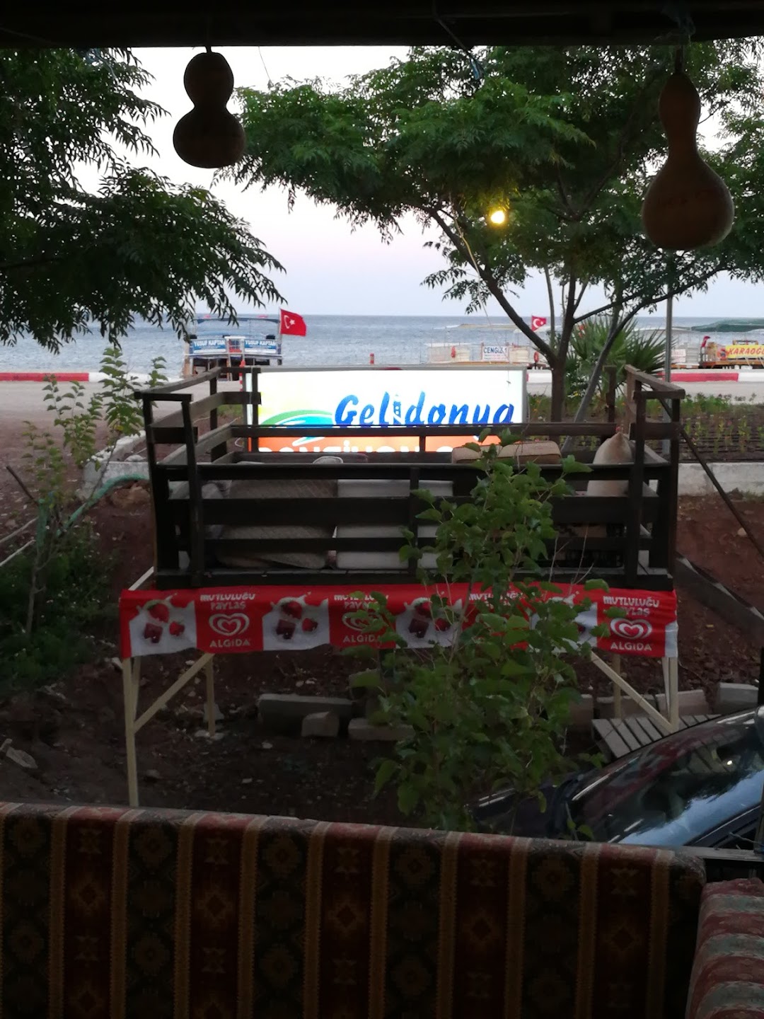Gelidonya Cafe Camping