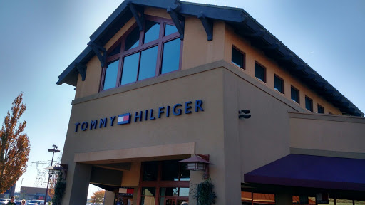 Clothing Store «Tommy Hilfiger», reviews and photos, 1001 N Arney Rd, Woodburn, OR 97071, USA