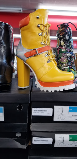 Shoe Store «SHOE! TIME 87», reviews and photos, 8533 S Cottage Grove Ave, Chicago, IL 60619, USA