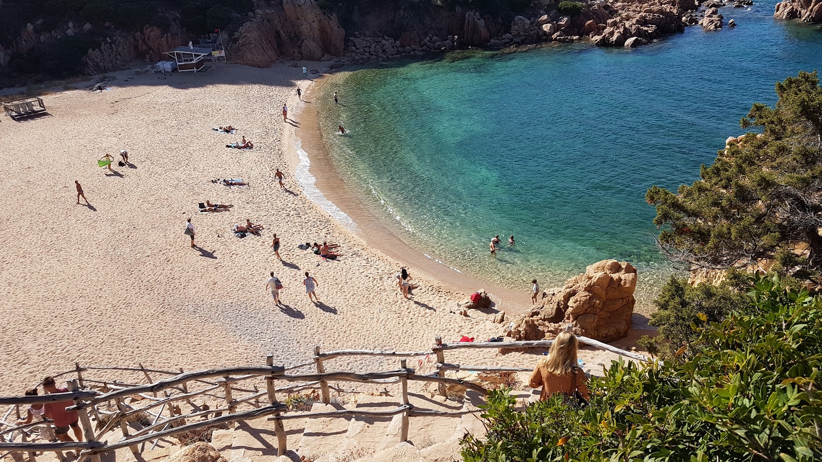 Foto van Spiaggia Li Cossi met hoog niveau van netheid