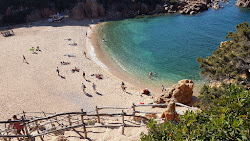 Spiaggia di Cala li Cossi'in fotoğrafı imkanlar alanı