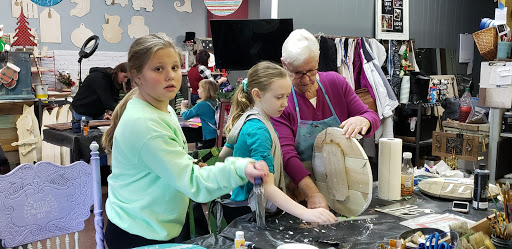 Furniture Store «drab to Fab Furnishings», reviews and photos, 209 S Main St, Winchester, IN 47394, USA