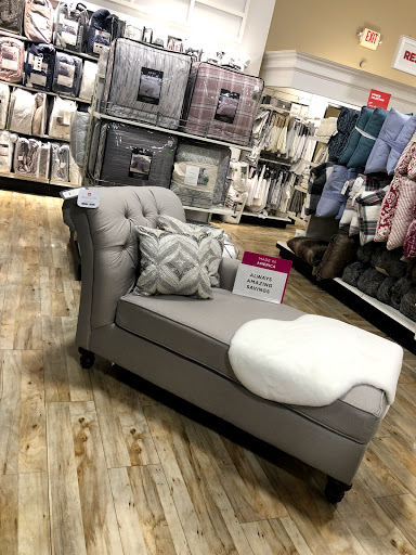 Department Store «HomeGoods», reviews and photos, 1444 E Golf Rd, Schaumburg, IL 60173, USA