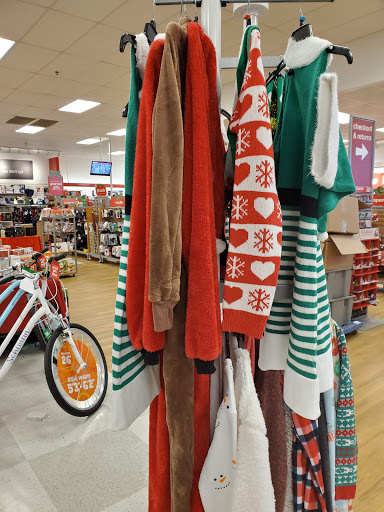 Department Store «T.J. Maxx», reviews and photos, 12765 Harper Village Dr #180, Battle Creek, MI 49014, USA