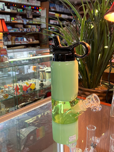 Tobacco Shop «Kittery Discount Smoke Shop», reviews and photos, 99 State Rd, Kittery, ME 03904, USA