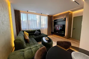 Queen's Luxury Apartments Tirana image