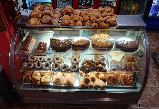 Opiniones de Panadería Y Pastelería Las Acacias en Guayaquil - Tienda de ultramarinos