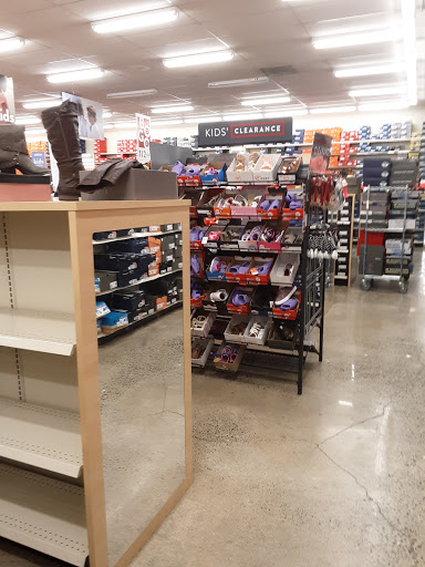 Shoe Store «Famous Footwear Outlet», reviews and photos, 1332 Lum Rd, Centralia, WA 98531, USA