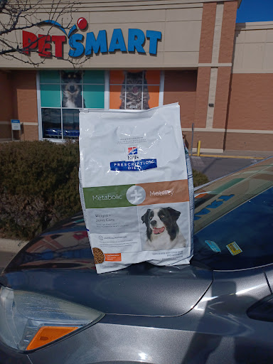 Pet Supply Store «PetSmart», reviews and photos, 8500 N Evanston Ave, Kansas City, MO 64157, USA