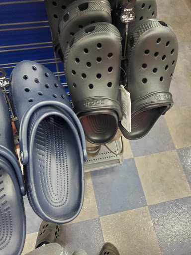 Sporting Goods Store «Big 5 Sporting Goods - Chino Hills», reviews and photos, 3975 Grand Ave, Chino, CA 91710, USA