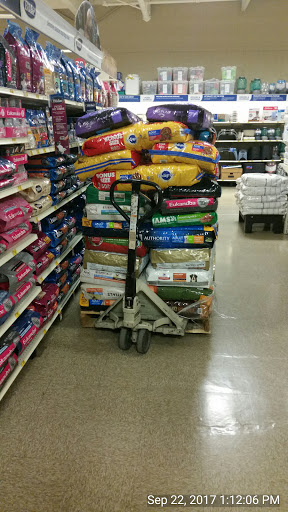 Pet Supply Store «PetSmart», reviews and photos, 1196 W Olive Ave, Merced, CA 95348, USA