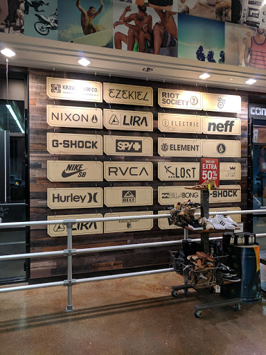 Clothing Store «Tillys», reviews and photos, 6581 N Riverside Dr, Fresno, CA 93722, USA