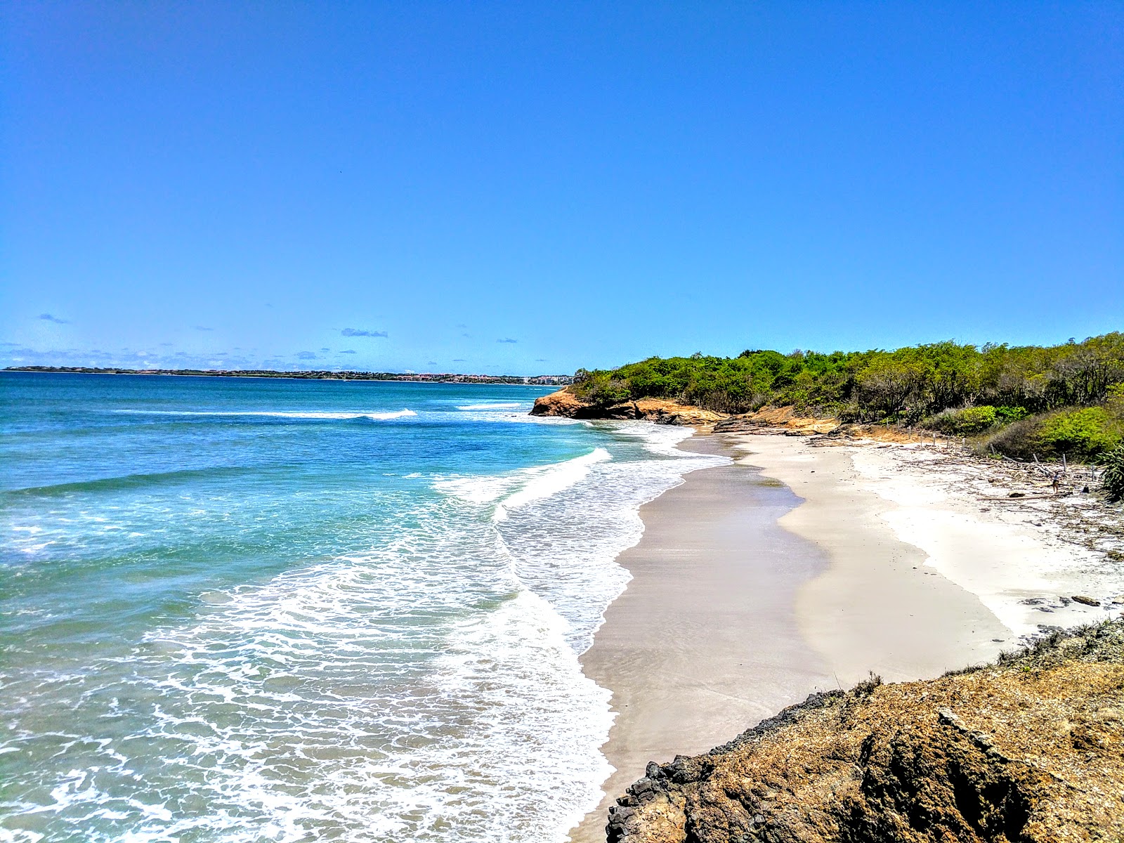 Fotografija Lancha beach z svetel pesek površino