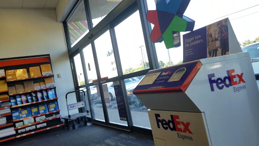 Print Shop «FedEx Office Print & Ship Center», reviews and photos, 13061 Lee Jackson Memorial Hwy a, Fairfax, VA 22033, USA