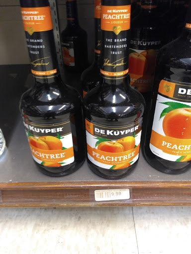 Liquor Store «Town Wine & Spirits», reviews and photos, 179 Newport Ave, Rumford, RI 02916, USA