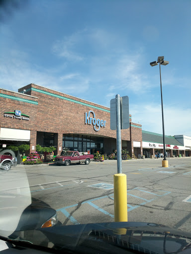Grocery Store «Kroger», reviews and photos, 1571 N State St, Greenfield, IN 46140, USA