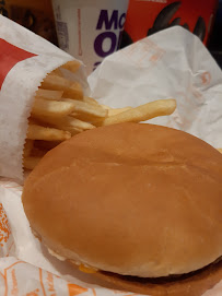 Cheeseburger du Restauration rapide McDonald's à Paris - n°2