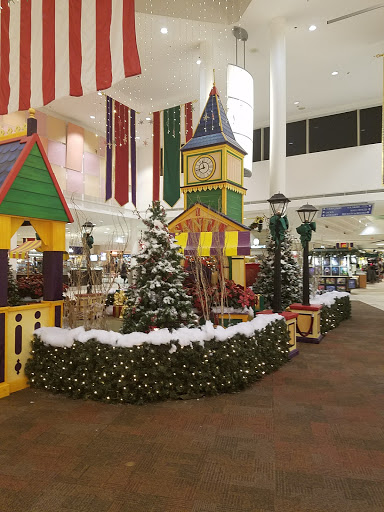 Shopping Mall «Meridian Mall», reviews and photos, 1982 W Grand River Ave, Okemos, MI 48864, USA