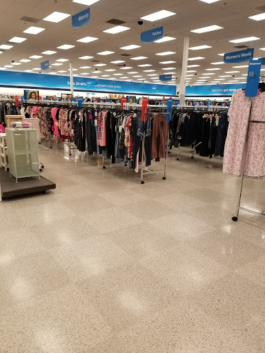 Shoe Store «DSW Designer Shoe Warehouse», reviews and photos, 24570 Dulles Landing Dr #120, Dulles, VA 20166, USA