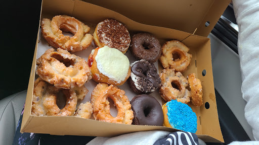 Donut Shop «Donut Day», reviews and photos, 18955 SW Tualatin Valley Hwy, Beaverton, OR 97006, USA