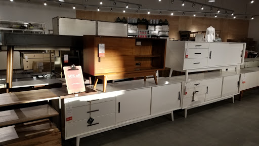 Outlet Store «west elm Outlet», reviews and photos, 1770 W Main St #301, Riverhead, NY 11901, USA