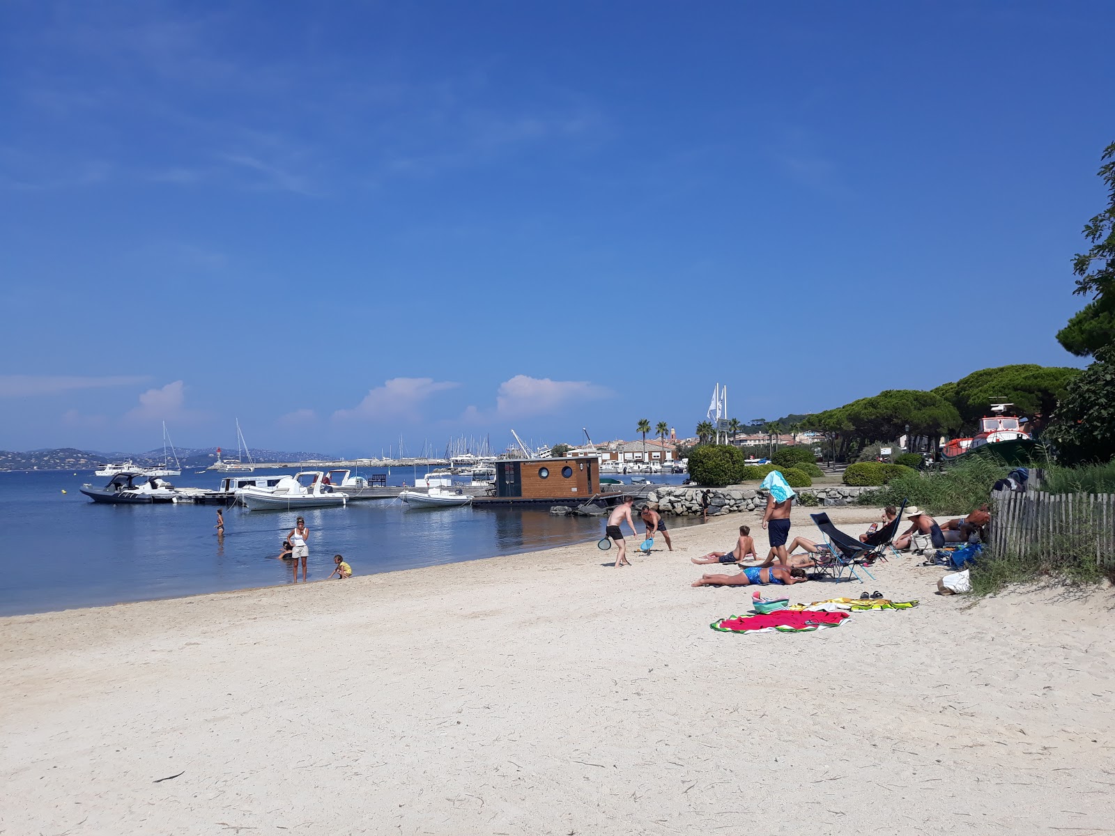 Foto von Bouillabaisse Plage mit lange, gerade küste