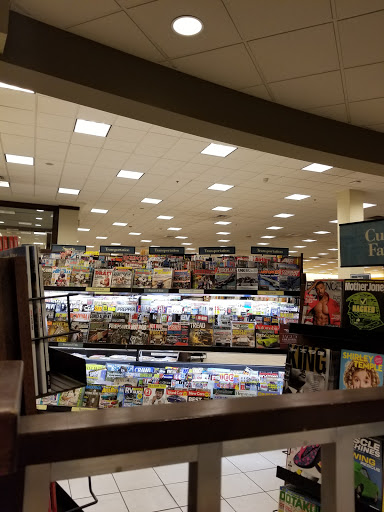 Book Store «Barnes & Noble Booksellers South Corona», reviews and photos, 2470 Tuscany St #101, Corona, CA 92881, USA