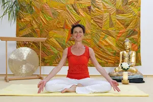 Yoga, Stressmanagement & Holistic Coaching | Well-Balanced Institut | Simone Lier image