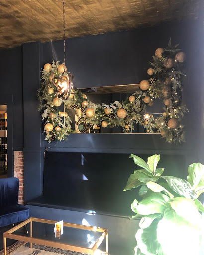 Wine Bar «The Carriage Wine and Market», reviews and photos, 121 E Mobile St, Florence, AL 35630, USA