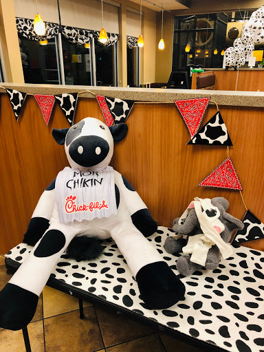 Fast Food Restaurant «Chick-fil-A», reviews and photos, 701 N Milwaukee Ave Ste 360, Vernon Hills, IL 60061, USA