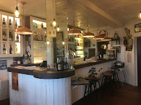 Atmosphère du Restaurant de fruits de mer La Cabane à Crabes à Binic-Étables-sur-Mer - n°17