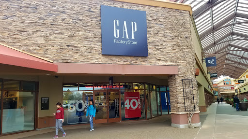 Clothing Store «Gap Outlet», reviews and photos, 1001 N Arney Rd, Woodburn, OR 97071, USA