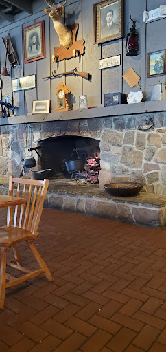 American Restaurant «Cracker Barrel Old Country Store», reviews and photos, 200 Davis Blvd, Pittsburgh, PA 15275, USA