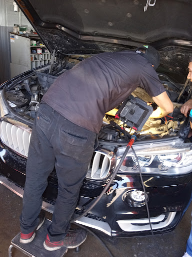 Auto Repair Shop «Kens Tire and Auto LLC», reviews and photos, 10675 N 67th Ave, Glendale, AZ 85304, USA