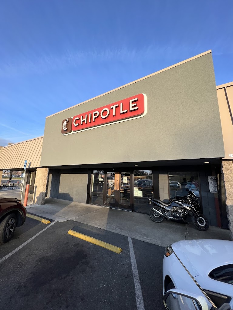 Chipotle Mexican Grill 93726