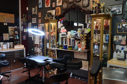 Tattoo Shop «13 Daggers Tattoo Studio», reviews and photos, 2130 Fort Campbell Blvd suite c, Clarksville, TN 37042, USA