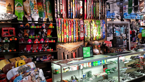 Clothing Store «Zumiez», reviews and photos, 3065 NY-50, Saratoga Springs, NY 12866, USA