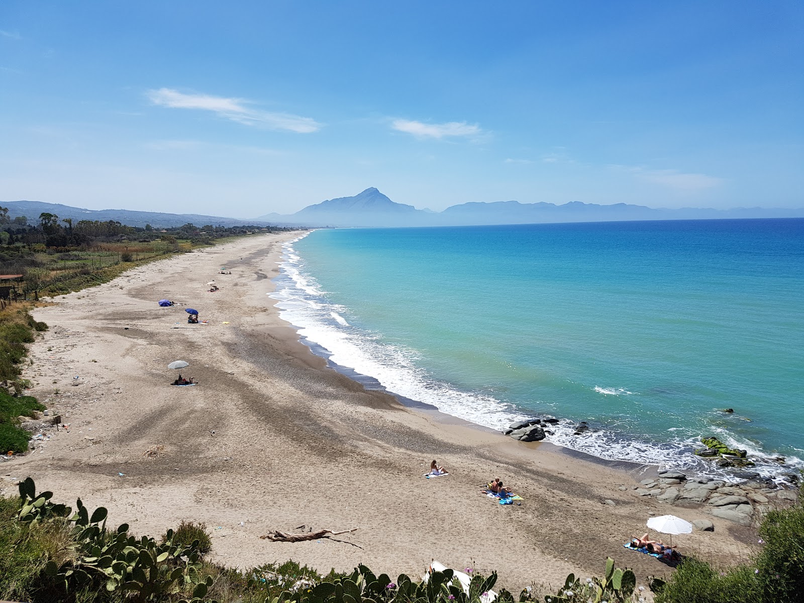 Foto de Gorgo Lungo beach con arena fina y guijarros superficie