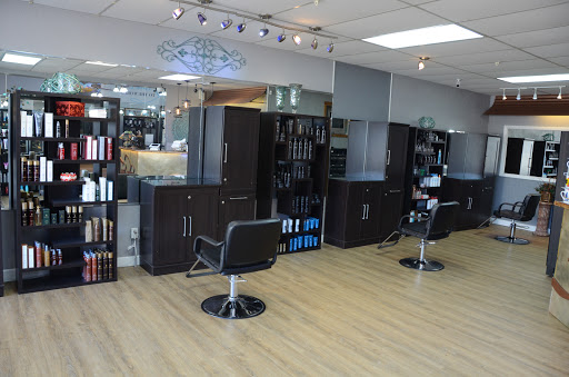 Hair Salon «Sizzor Shak Salon and Color Spa», reviews and photos, 208 E Main St, Collinsville, IL 62234, USA