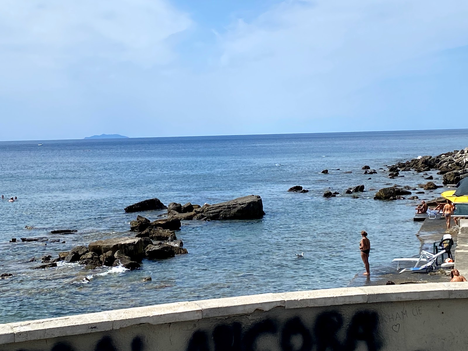Spiaggia Margherita'in fotoğrafı mavi saf su yüzey ile