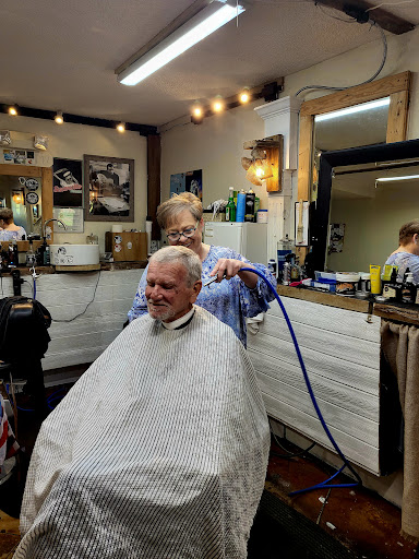 Barber Shop «Southern Man Barber Shop», reviews and photos, 407 Honeysuckle Rd, Dothan, AL 36305, USA