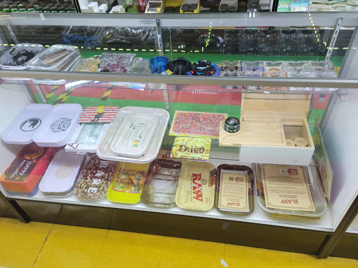 Tobacco Shop «Smoken Smoke House», reviews and photos, 13260 Woodruff Ave, Downey, CA 90242, USA