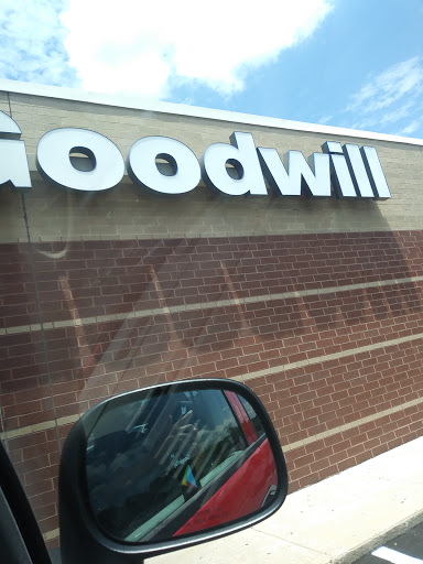 Thrift Store «Goodwill - University», reviews and photos