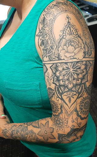 Tattoo Shop «Electric Sunset Tattoo», reviews and photos, 112 N Magnolia St, Rockport, TX 78382, USA