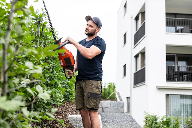 Rezensionen über HELFENSTEIN AG Gartenpflege & Immobilienunterhalt in Sursee - Hausreinigungsdienst