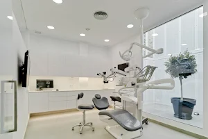 Clínica Muñoz Dentistas image