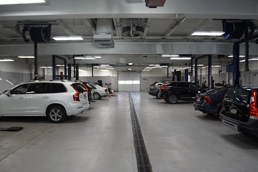 Car Dealer «Wynn Volvo Cars Norristown», reviews and photos, 2049 W Main St, Norristown, PA 19403, USA