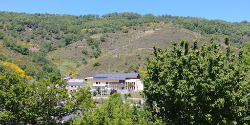 Restaurante Bar La Antigua Escuela, Bar & Grill en Pobladura de las Regueras,León
