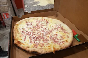 Pizza Titou image